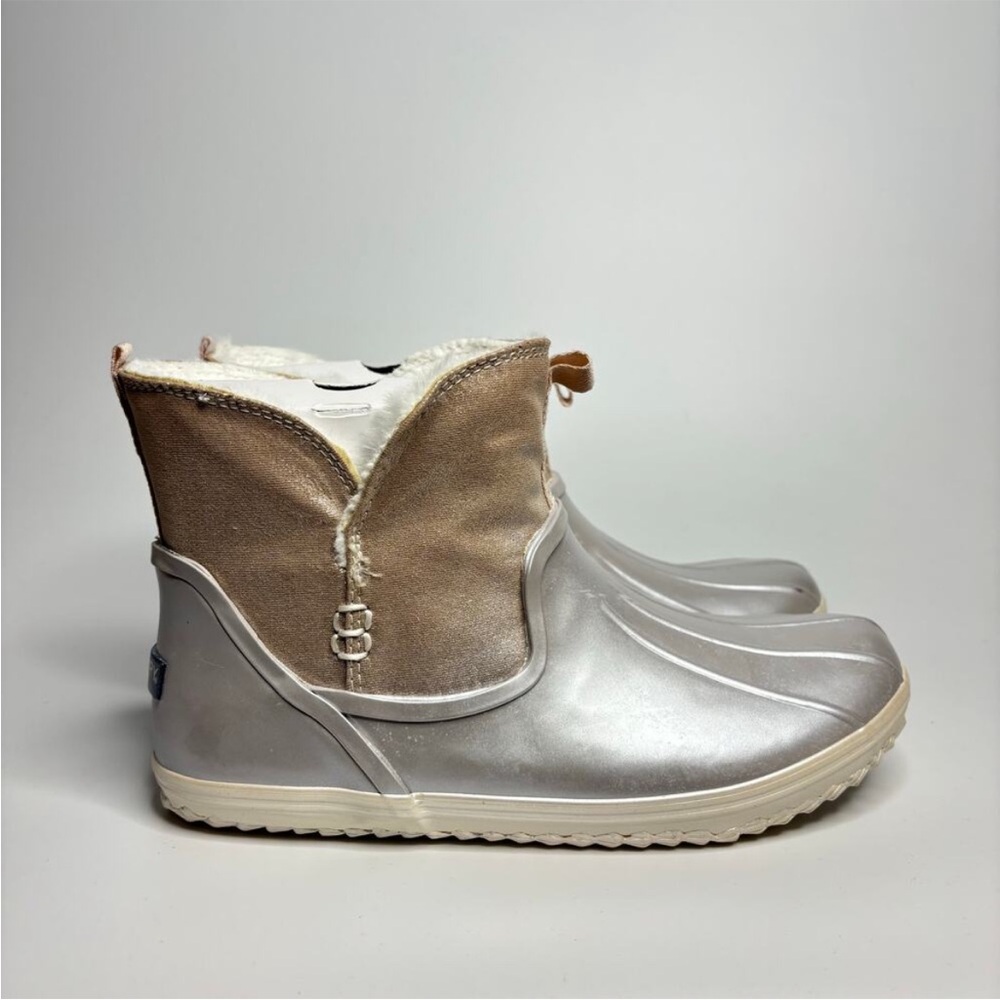 Sperry Girl's Waypoint Ankle Duck Boot in Blush/Silver
